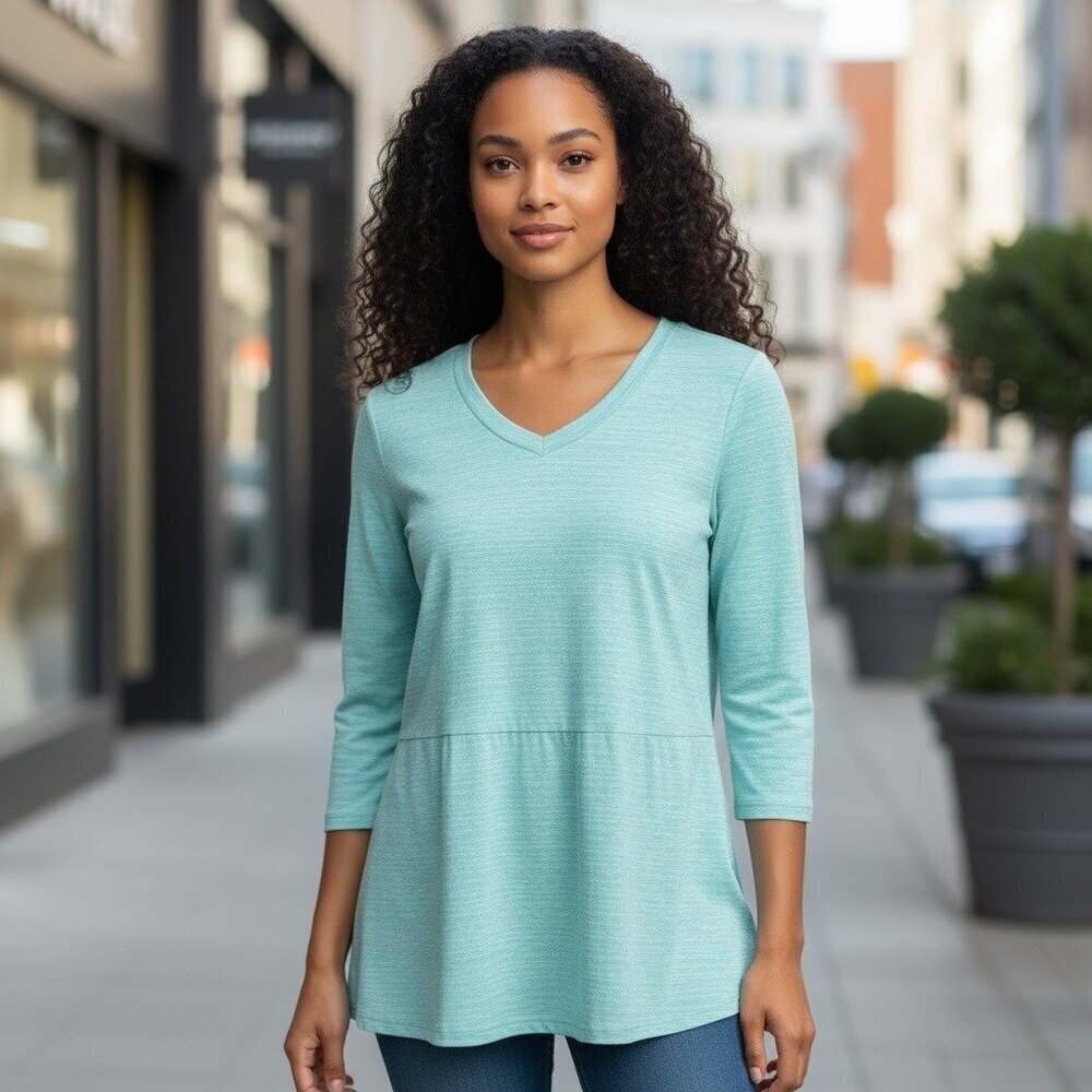 Ellen Tracy Women's Turquoise Lightweight Top - Picture 1 of 7